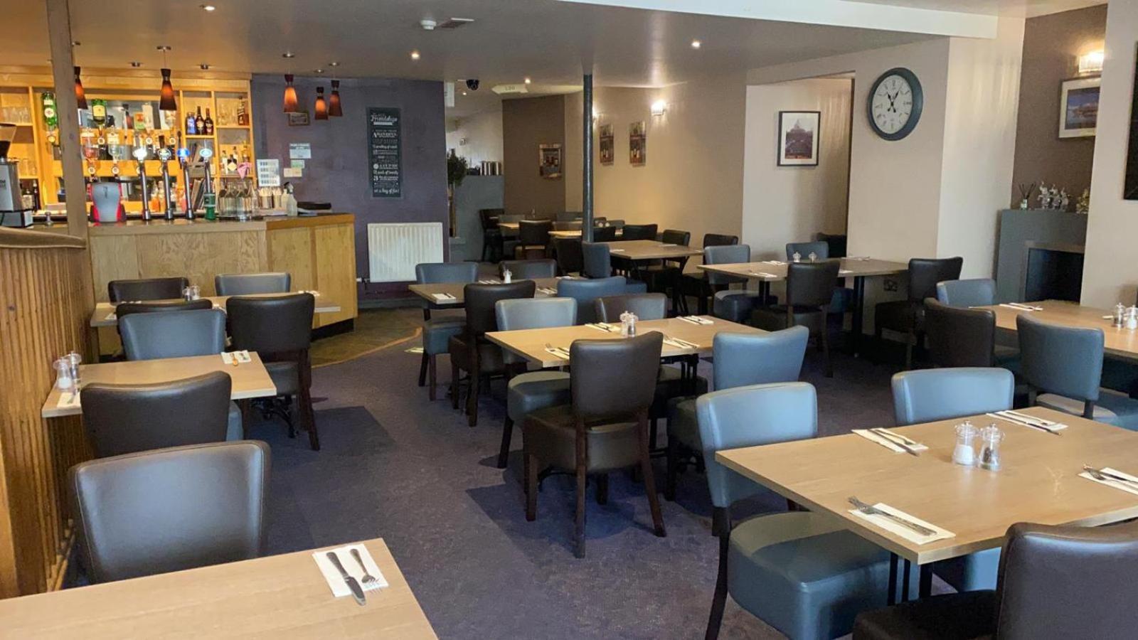 โรงแรมเดอะคิงส์เฮด Abergavenny ภายนอก รูปภาพ