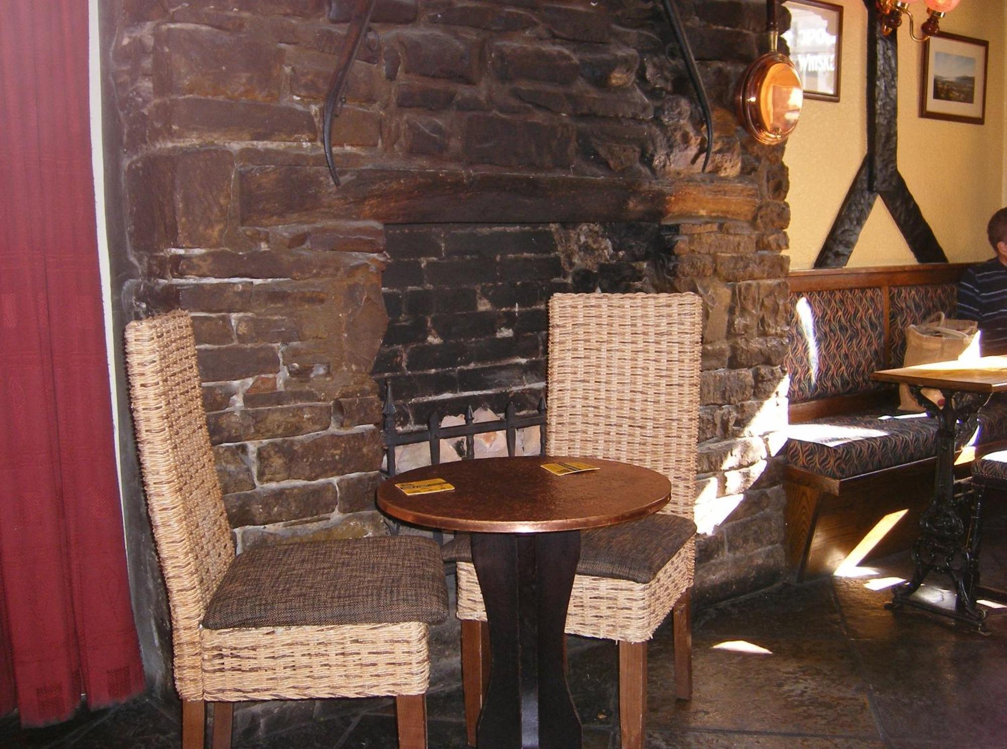 โรงแรมเดอะคิงส์เฮด Abergavenny ภายนอก รูปภาพ